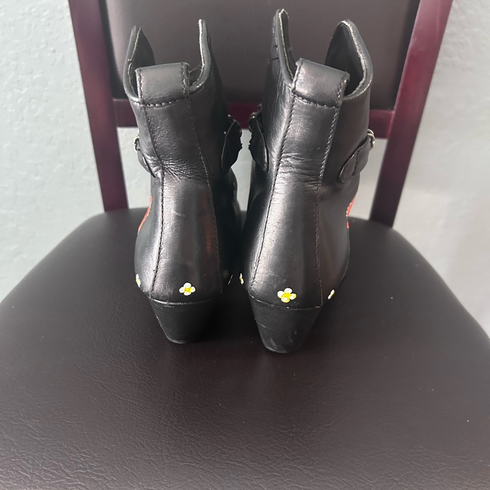 Upcycled Dingo hand painted black leather ankle boots OOAK western cowgirl - Picture 5 of 7